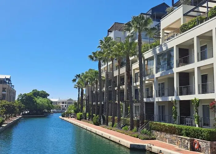 V&A Waterfront Marina Family Apartment 101 Altmore