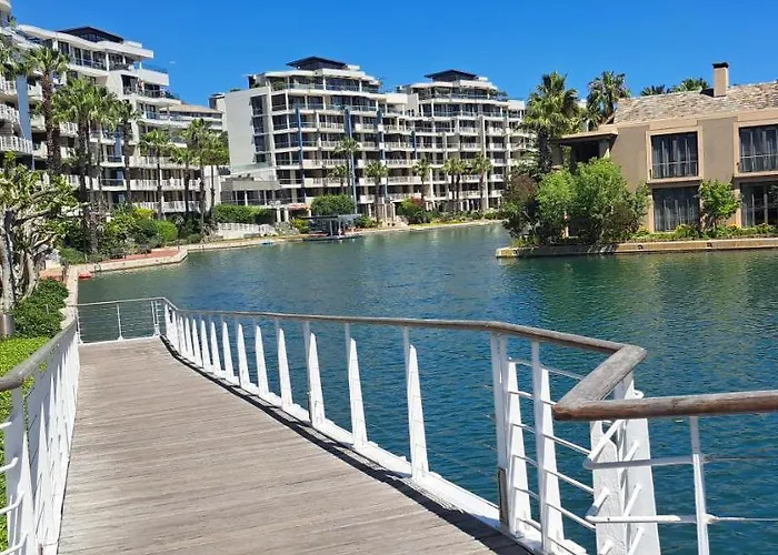 V&A Waterfront Marina Family Apartment 101 Altmore